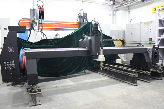 เครื่องตัดโปรไฟล์ CNC โครงสำหรับตั้งสิ่งของ สีดำ 12000mm Oxy ประวัติโดยย่อ เครื่องตัด