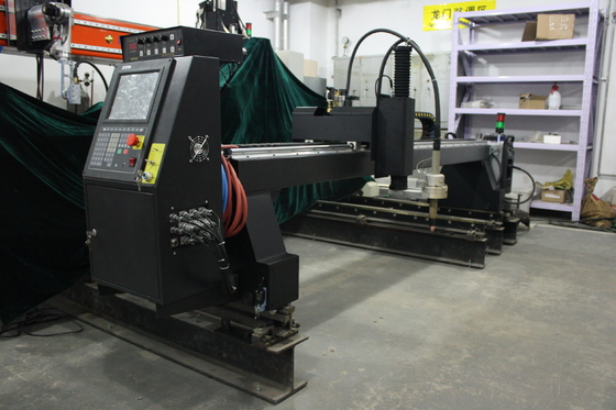 เครื่องตัดโปรไฟล์ CNC โครงสำหรับตั้งสิ่งของ สีดำ 12000mm Oxy ประวัติโดยย่อ เครื่องตัด